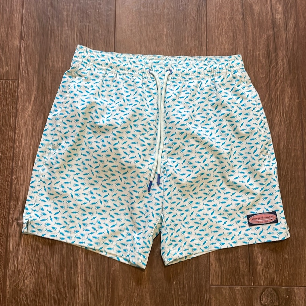 Vineyard Vines Men’s 7 inch Swim Trunks Tuna Print
